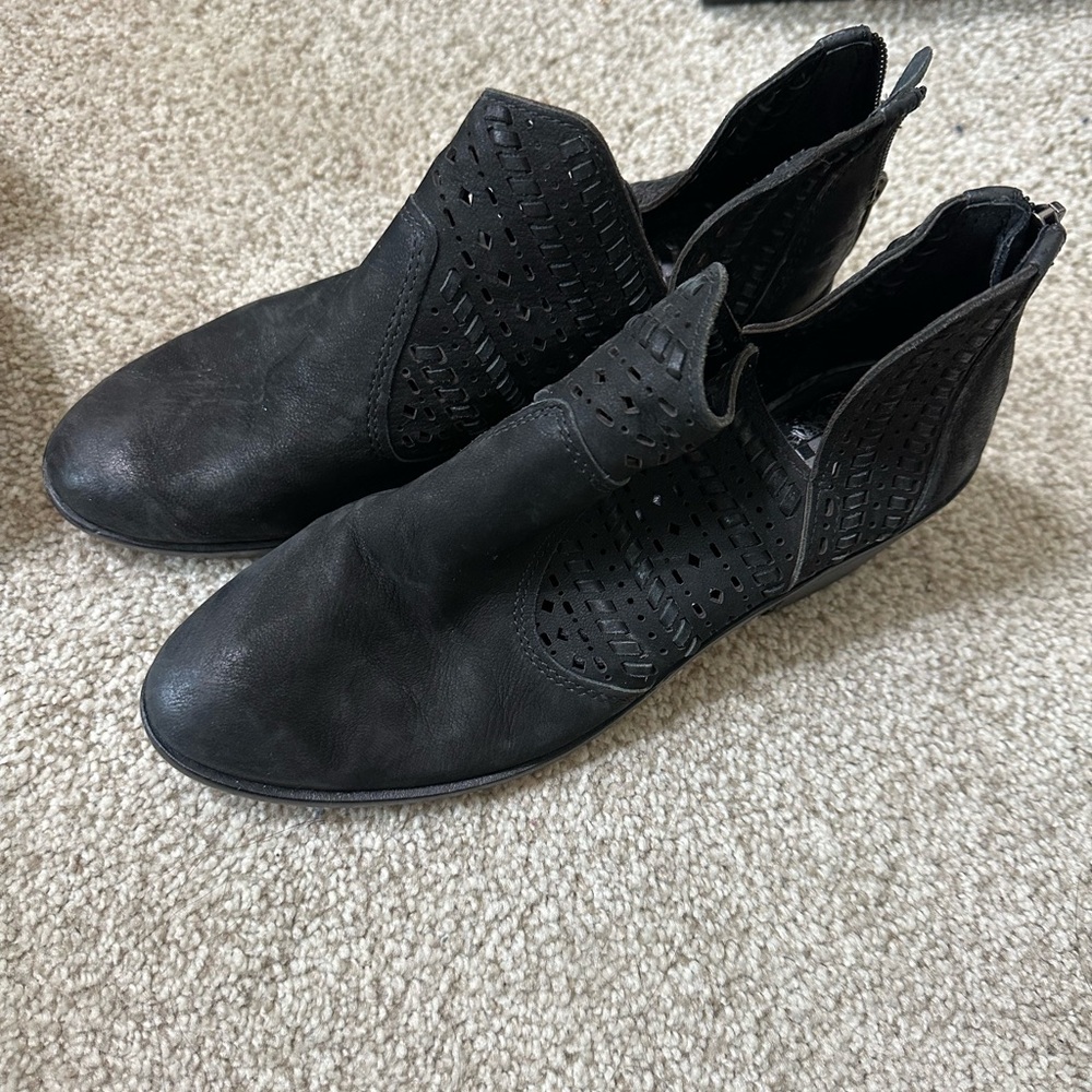 Vince Camuto Black Ankle Boots with Zipper